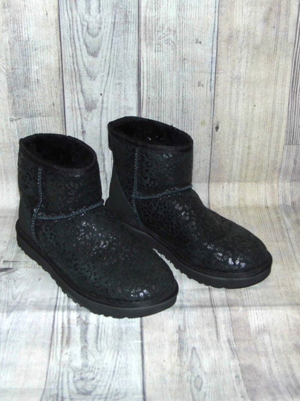 UGG Classic Mini Snow Leopard Black Suede/Sheepskin Boots Womens Size 8